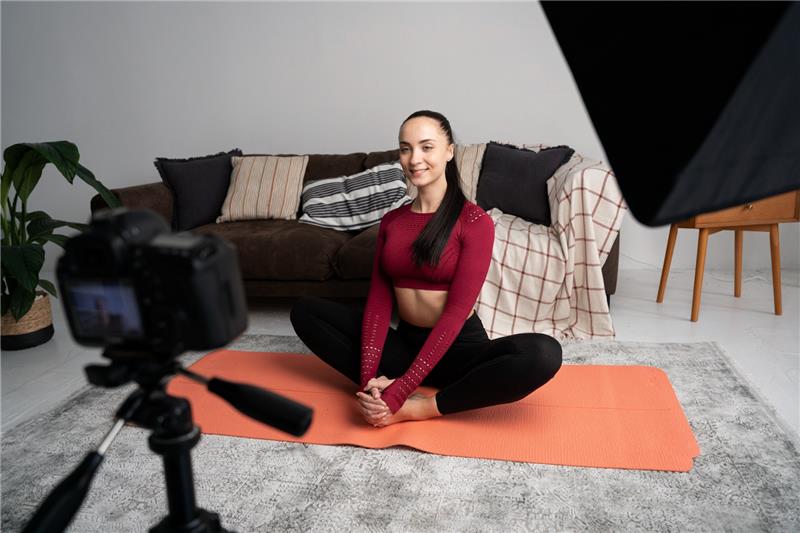 Triat Fitness | How Hybrid Training (In-Home + Studio) Works: The Best of Both Worlds in home personal trainer + studio Toronto